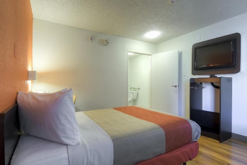 Motel 6-Las Vegas, NV - Tropicana image 2